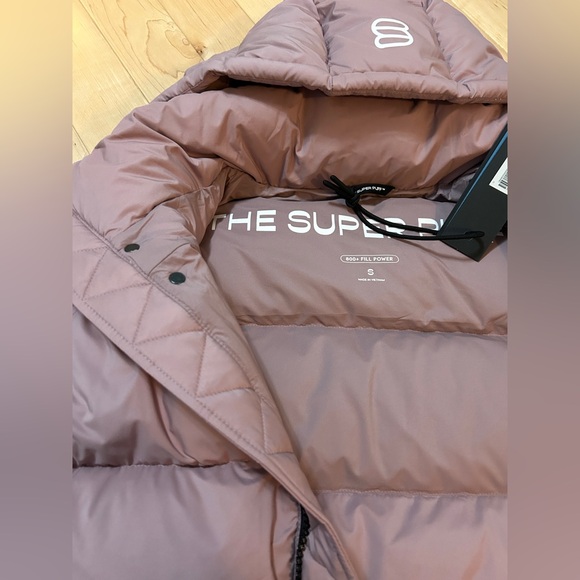 Aritzia THE SUPER PUFF™ Shorty - color Claremont - Picture 3 of 10